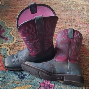 Womens size 9 Ariat boots